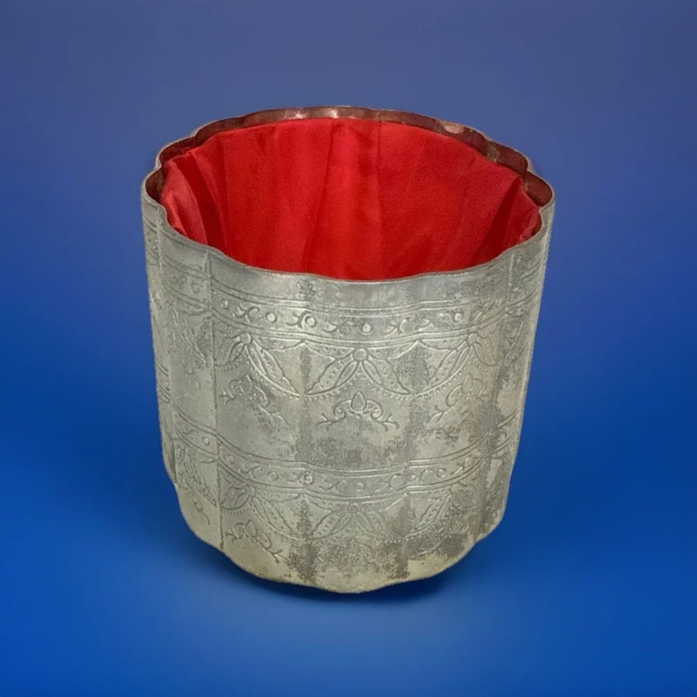 Vintage Silver Plated Scalloped Red Silk Lined Jewelry vanity‎ Box No Lid